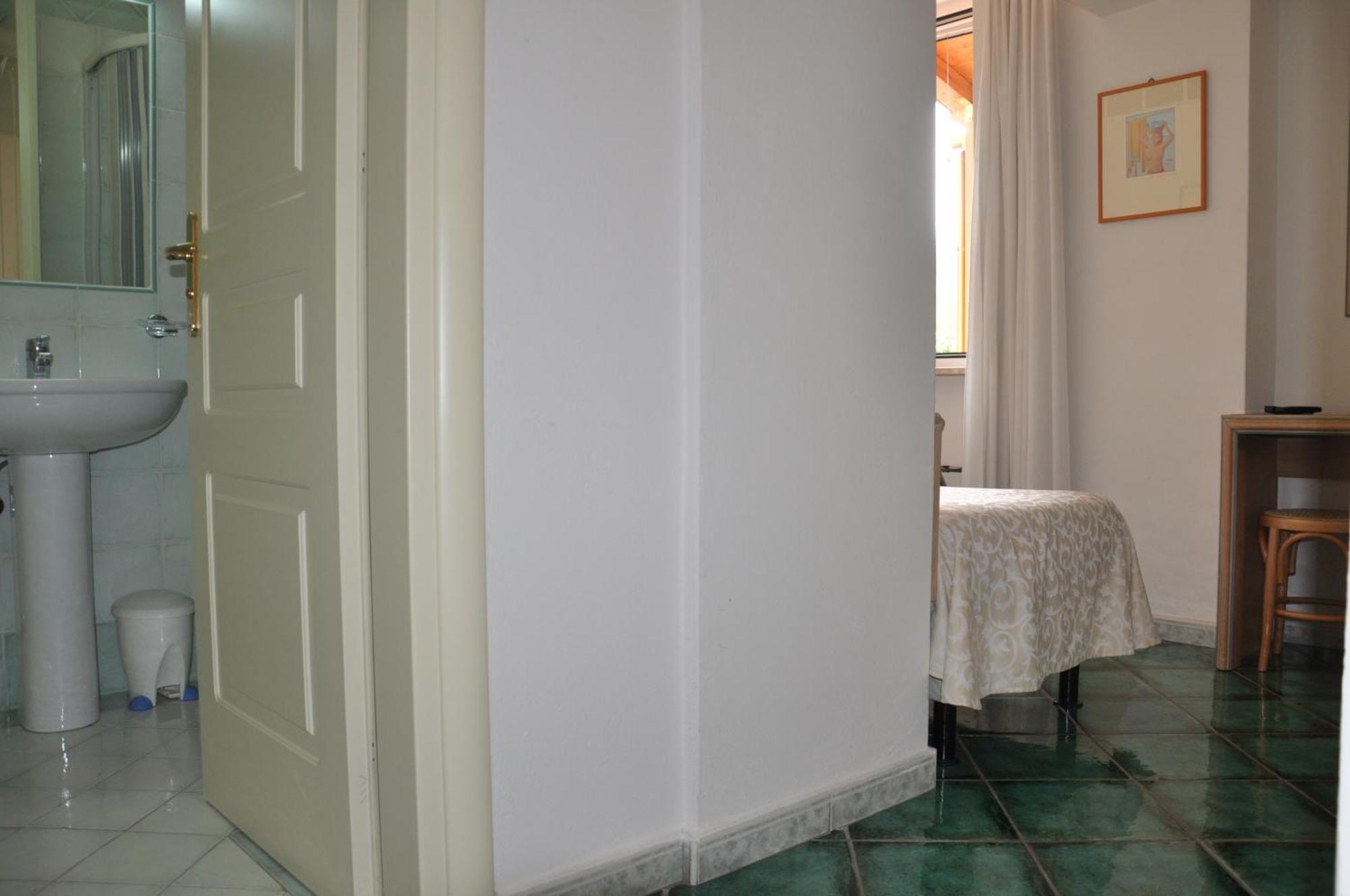 Hotel La Marticana Ischia Zimmer foto